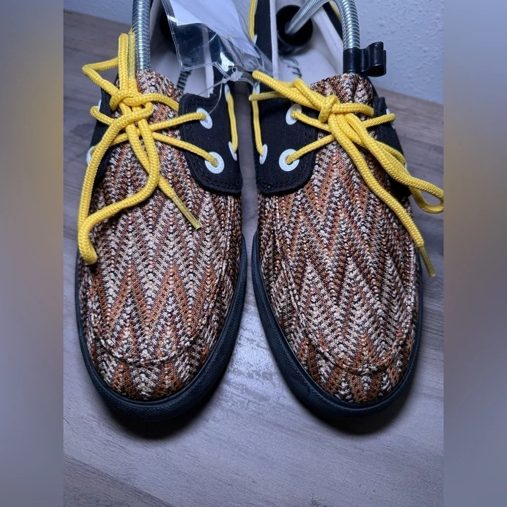 Men's Loafers/Boat Shoes,Zig Zag Design,Brown Yellow & Black,Size US 9,NWT